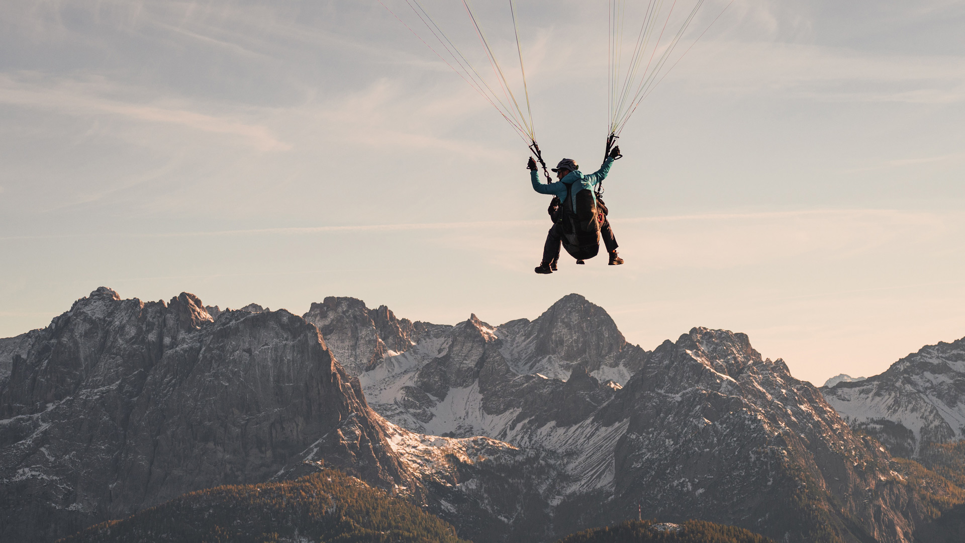 Tandem-Paragleiten über Osttirol – Gleitschirmfliegen mit Dolomitenpanorama
